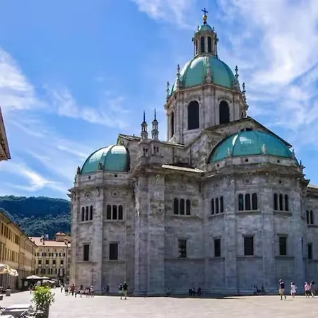 Flat In Near To The شقة كومو