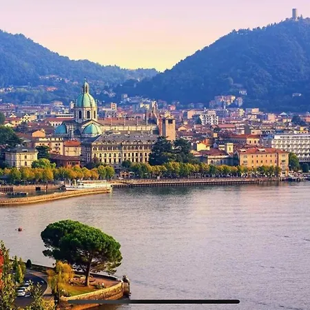 Flat In Near To The * Como