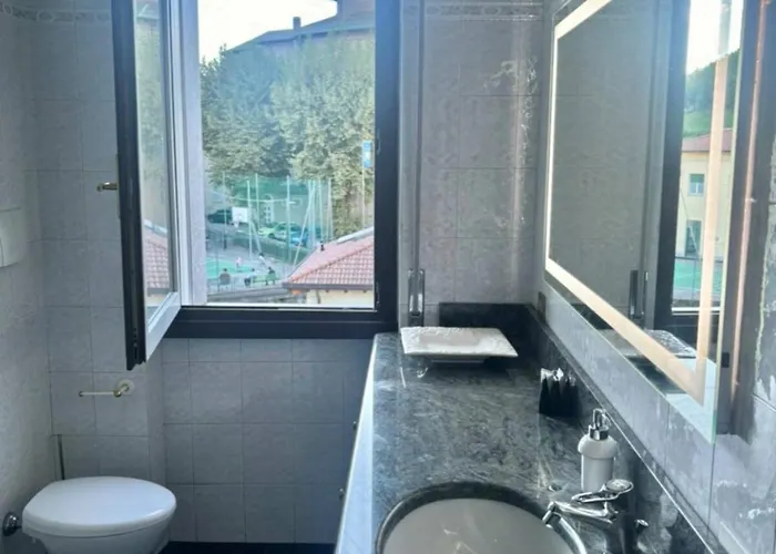 Flat In Near To The * Como