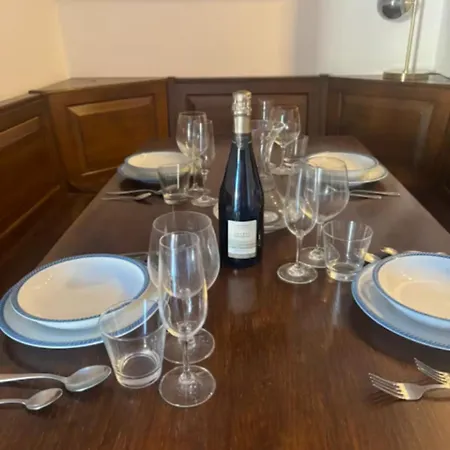 Flat In Near To The * 코모